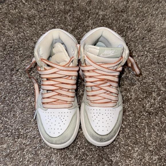 Jordan
Air Jordan 1 High OG "Seafoam" sneakers - Picture 3 of 6